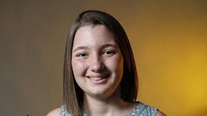 Echuca teen chops off hair for cancer charity