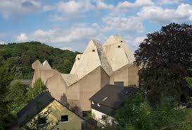 (1) das gebäude erinnerte die architekturkritik an die ungebauten phantasien der expressionisten um 1920 und als höhepunkt im werk des architekten gottfried böhm. Gallery Of Ad Classics Neviges Mariendom Gottfried Bohm 2