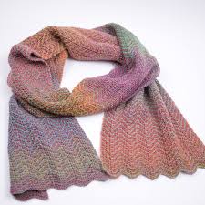 Zickzack muster stricken anleitung kostenlos. Gestrickter Schal Im Zig Zag Muster Anleitungen Hobbii Hobbii De