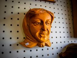 Hello! I am wanting to buy all local/hand crafted gifts for Christmas this  year. If you have a link for your business, please post in the comments 😁 