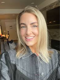 I started a side hustle last year. Last week I made $11,139.04. Here's how… 