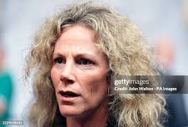 75 Lesley Walton Photos & High Res Pictures