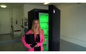 Upon greenberg's announcement that xbox series x mini fridges would see the light of day, the xbox fanbase went understandably nuts. Xbox Series X Fridge Meme Has Become A Real Thing Slashgear
