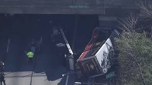 2 Men Killed After Box Truck Crashes Into Long Island Expressway Overpass Nbc New York