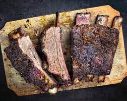 This large primal comes from the shoulder area and yields cuts known for their rich, beefy flavor. Beef Chuck Plate Ribs