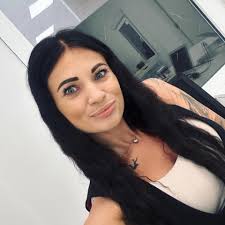 Іноді, живучи багато років у Торрев'єсі чи на Оріуела-Коста, раптом  згадуєш, що прямо на набережній стоїть старе Казино — те саме будівля у  мавританському стилі, повз яку всі звикли просто проходити. Заходиш