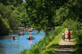 Sila refresh browser sekiranya mengalami. The Canal From Nantes To Brest By Bike