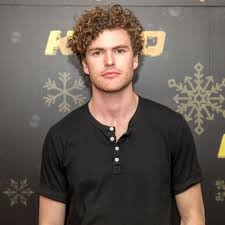 The design inspiration for men's surfing hairstyles comes from the sun and the beach, making the hair look messy and wavy. Surfer Hair For Men 8 Laid Back Looks For 2020