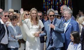 Le bassin est à vous, l'émission #1 au cap ferret. Les Premieres Images Du Mariage Boheme De Laura Smet Devoilees Madame Figaro