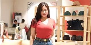 Lucinta luna diamankan oleh polres metro jakarta barat pada 11 februari 2020 di apartemen thamrin city, jakarta pusat bersama tiga orang lainnya. Artis Dan Model Cantik Vitalia Sesha Ditangkap Polisi Karena Narkoba Kapanlagi Com