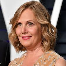 His agelessness) is a topic of conversation among many of his fans, mainly because he looks almost exactly the same as he did when he first emerged onto the scene as cher's. Julie Yaeger Biography Age Net Worth Children Paul Rudd Wife Wothappen