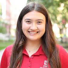 Wendy Deras's Instagram, Twitter & Facebook