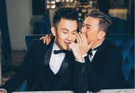 Bởi cả hai thường xuyên diện đồ đôi, sánh đôi thân bên cạnh đó, một số khác lại tỏ ra hồ nghi, đây hoàn toàn có thể là đám cưới thật của đàm vĩnh hưng và dương triệu vũ. Quan Há»‡ Ä'áº·c Biá»‡t Cá»§a Em Trai Hoai Linh Vá»›i Ä'am VÄ©nh HÆ°ng Vietnamnet