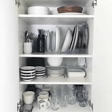 みんなどうしてる インスタグラマーに学ぶキッチン収納術4選 収納 食器棚 キッチン収納術