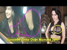 Almost every bollywood diva likes to adore her in the prettiest saree but saree malfunctions do happens many times and it's not something new in bollywood. Bollywood Actress Wardrobe Malfunction