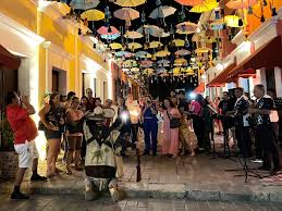 🌟 ¡Invitamos a todo el público a vivir la magia de la Noche de Leyendas en  Cosalá! 🌙✨ Todos los sábados del año, sumérgete en un recorrido lleno de  misterios y relatos