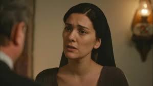 27 de agosto de 1982) es una actriz y cantante turca, conocida por su rol de sherazade en la serie de televisión turca binbir gece, lo cual la llevó a tener gran reconocimiento. Must Read Berguzar Korel S Difficulties During Her Pregnancy Gossip Hunter