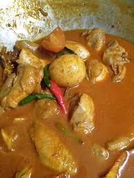 ناسي داڬڠ‎‎) merupakan hidangan tempatan istimewa yang terkenal dalam kalangan orang melayu seberapa tempat serata nusantara; Namakucella Gulai Ayam Telur Rebus Lauk Nasi Dagang