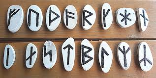 It was in use from about the 9th century onwards. File 02 Runes Of The Younger Futhark Painted On Little Stones Runen Des Jungeren Futhark Auf Kleine Steine Gemalt Jpg Wikimedia Commons