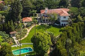 Angelina Jolie To Move Into 19million La Mansion To Be Closer To Brad Pitt Mirror Online