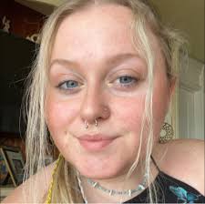 How to promote growth in a Pothos plant?