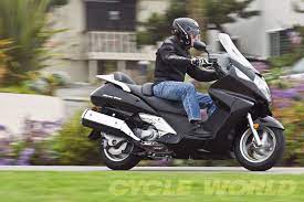 Honda Silver Wing Riding Impression Maxi Enough To Stand Up To The Competition Silver Wings Honda Honda Bikes
