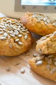 Low Carb Eiweiss Brotchen Mit Kase Aus Dem Thermomix Rezept Thermomix Rezepte Brot Mit Kase Low Carb Eiweissbrotchen