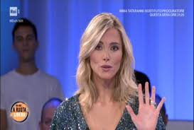 Sul profilo instagram di francesca fialdini, alla prova su raiuno la domenica con 'a ruota libera', sono tantissimi i post dei follower dopo la prima puntata della trasmissione: Francesca Fialdini Arriva La Notizia Tanto Attesa Svolta Per La Giornalista