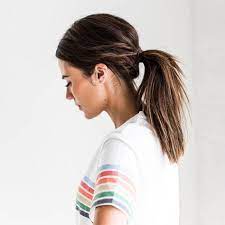 5 Schnelle Frisuren Fur Ungewaschene Haare Cosmopolitan Mittellange Haare Frisuren Einfach Pferdeschwanz Frisuren Einfach Schnelle Frisuren