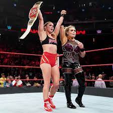 Photos Rousey And Natalya Wow The Wwe Universe With Edge Of Your Seat Title Fight Raw Women S Champion Ronda Rousey Ronda Jean Rousey