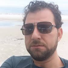 🚨 Bolsonaro Fujão! A PF encontrou mensagens em que o ex-presidente  planejava pedir asilo político na Argentina 🇦🇷. 👉 Ele e Eduardo  Bolsonaro foram indiciados por tentar obstruir a Justiça nas investigações