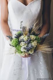 Abito da sposa con fiori azzurri tonena, € 724,64. A Nozze Con I Fiori Di Campo Allestimenti Easy Dal Fascino Bucolico Fiori Per La Chiesa Da Matrimonio Bouquet Matrimonio Bouquet Di Nozze