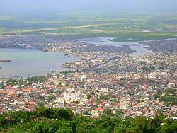Le séisme de 2011 au japon a lui aussi déplacé l'axe de rotation de la terre d'une dizaine de centimètres  29  , et a provoqué un raccourcissement de la durée. Cap Haitien Wikipedia