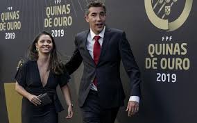 From wikipedia, the free encyclopedia. Bruno Lage Treinador Do Benfica Foi Pai Pela Segunda Vez Vip Pt
