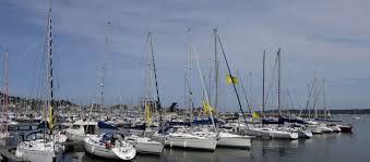 Get a better understanding of waiting times at anchorages and ports. Cotes D Armor Un Homme Nettoie Son Bateau A La Javel Il Est Verbalise
