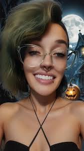 Spooky 👻 🎃☠️ Looks weird without my chest piece 😄