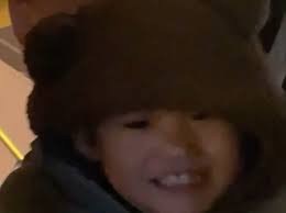 紀錄一下 🏕 🏕🏕, 1. 露營 Camping , 2. 甕窯之前馬殺雞 Massaging the chick , 3. 學齡前教育不能等  Lecturing wisely , 4. 唱熱愛105度體感5度 It’s cold out here, yet we sing. , 5.  阿鵬幫安柏慶生 Birthday party , 6. 火 The fire, 7. 仙女棒 Light it ...