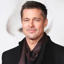 Elton John, Brad Pitt y 45 famosos más que se cambiaron el nombre