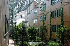 Opposite parc de la villette, the ibis paris la villette cité des sciences hotel offers 284 rooms including 18 with views of canal de l'ourcq. Holiday Inn Canal De La Villette Paris France