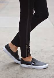 Black And White Slip Ons Vans Fashion Inspiration Tomboy Chic How To Wear Vans Vans Slip On Trending Sneakers