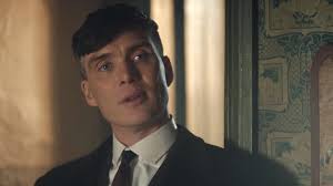 Questo modo di portare i capelli in peaky blinders prende . Sei Tagli Di Capelli Da Copiare A Sei Personaggi Delle Serie Tv Gq Italia