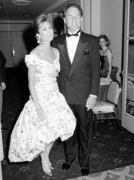 Kathy Lee Epstein And Frank Gifford Married In 1986 Celebrity Couples Celebrity Weddings Kathie Lee Gifford