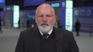 Opowiada bajki że kocha polskę bo mu polacy holandię wyzwolili, zapewne polacy z lewicowymi poglądami. Frans Timmermans On The Eu S New Green Deal Video Amanpour Company Pbs