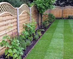Best 25 Garden Fence Design Ideas For Your Backyard Freshouz Com Large Backyard Landscaping Backyard Fences Cheap Garden Fencing