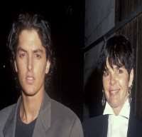 Ali macgraw has been married three times, once to robin martin hoen, once to robert evans, with whom she had a child, and once to actor steve mcqueen. Ali Macgraw Birthday Real Name Age Weight Height Family Dress Size Contact Details Spouse Husband Bio More Notednames