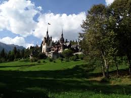 Manager de operatiuni, consultant ing office, relationship manager și altele! Peles Castle Sinaia The Neo Renaissance Castle With Elements Of Gothic And Baroque Was Built At The Turn Of The 20th Centu Peles Castle Castle Transylvania