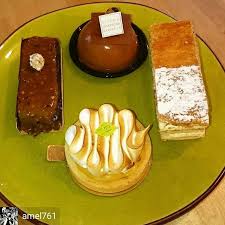 Les Patisseries De Sylvain Depuichaffray Un Large Choix Mais Un Peu Decu Par Le Gout Par Rapport Au Prix Tout De Meme Ca Reste De La Bon Desserts Food Cake