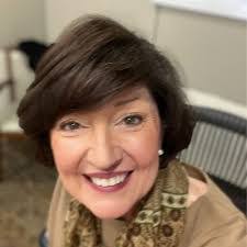 Amy Moen's Instagram, Twitter & Facebook