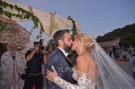 Ενημερώσου για τα τελευταία νέα, τις εκπομπές, και τις playlists, πάρε μέρος σε πολλούς διαγωνισμούς. Pantreythke H Mantw Gasteratoy Fwto Patras Events