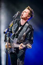 Home of news, tour dates, videos, music, discography, official store and message board. Matt Bellamy Wikipedia